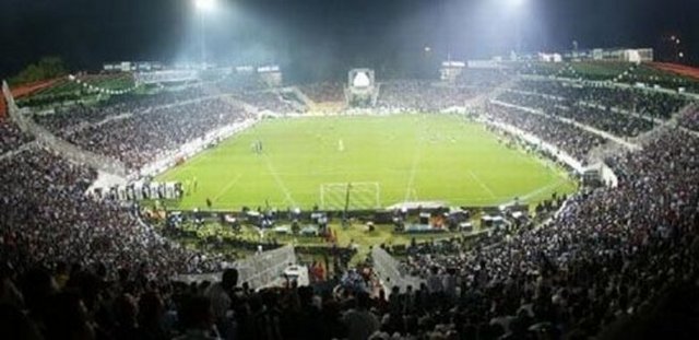 -  - Fenerbahçe ile Galatasaray, İnönü Stadı'nda resmi ve özel toplam 130 kez karşılaştı.