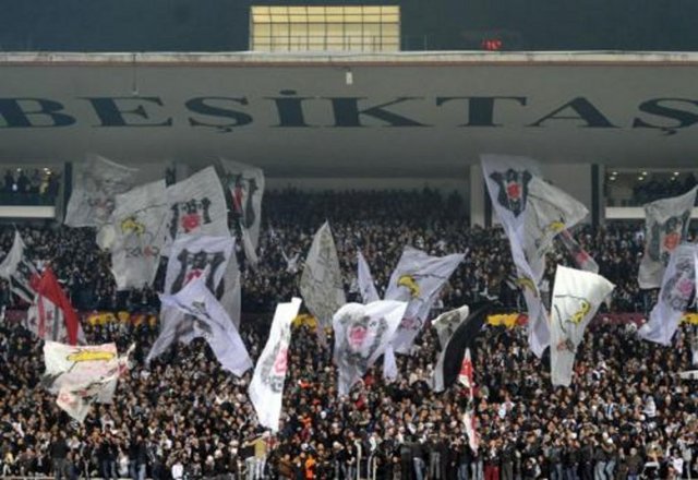 -  - İlk temeli 1939 yılında atılan, ancak 2. Dünya Savaşı nedeniyle daha temel safhası tamamlanmadan inşaatı kesilen ve 1943'te ikinci kez temel atma töreni yapılan İnönü Stadı, 23 Kasım 1947 Pazar günü düzenlenen törenle açıldı.