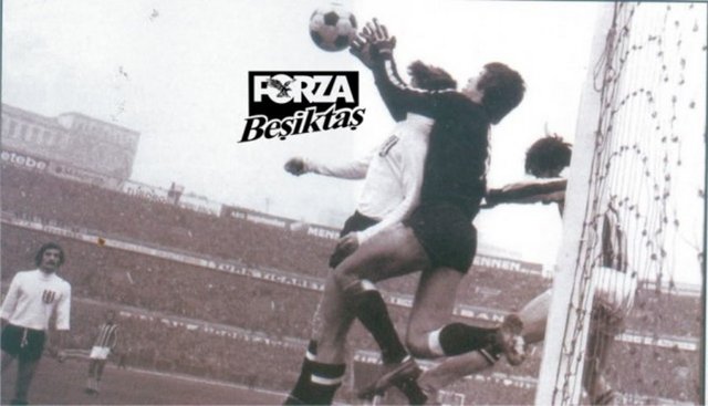 - İki takım arasında İnönü Stadı'ndaki resmi ve özel maçlarda Galatasaray 57, Beşiktaş 47 kez sahadan galibiyetle ayrıldı. 58 karşılaşmada ise taraflar birbirlerine üstünlük kuramadı.