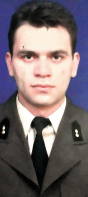 605 GÜNDÜR REHİN -  Abdullah Söpçüler - Astsubay - 9 Temmuz 2011'de Diyarbakır-Lice Karayolu'nda kaçırıldı. - 'Barış sürecinin olumlu sonuçlanmasını istiyorum' - "SAĞLIK durumum genel olarak iyi. Ailem kendisine dikkat etsin. İyi olmaları, morallerini bozmamaları; dirayetli bir şekilde davranmaya devam etmelerini istiyorum. Ben arkadaşlarım gibi bu sürecin olumlu sonuçlanmasını istiyorum. En hayırlı sonuçla nihayete ermesini diliyorum."