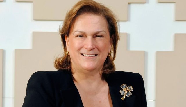 4- Güler Sabancı  - Sabancı Holding Başkanı ve Genel Müdürü.  -