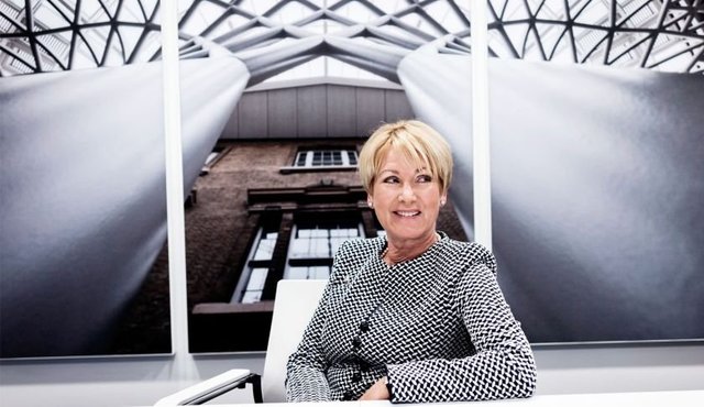 17- Elizabeth Corley  - Allianz Global Investors CEO'su.  -