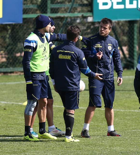 Fenerbahçe'nin bu sabahki idmanında gerginlik yaşandı...