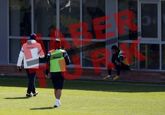 Tartışmanın ardından genç oyuncu Beykan'ın gözyaşlarına hakim olamadığı görüldü.