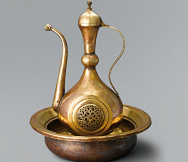 Topkapı Sarayı'ndaki Bakır ve Tombaklar Koleksiyonu'ndan bir parça