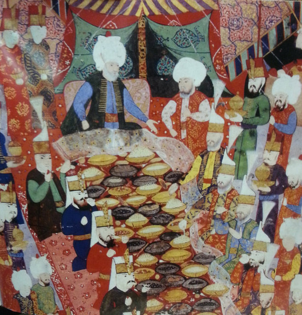 Saray halkının yemekleri ise 'Matbah-ı Amire' adı verilen mutfaklarda hazırlanırdı.