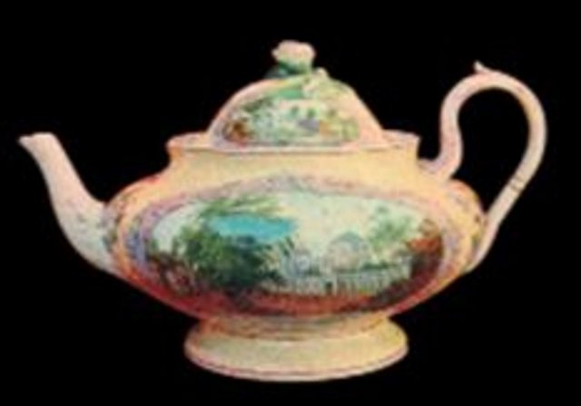 Saray atölyesinde yapılan ilk porselen demlik