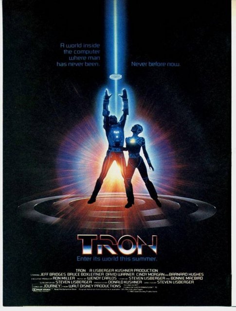 2-TRON (1982) -  - Hacker ve video oyunu tasarımcısı Kevin Flynn, istediklerini yapmasına izin vermeyen yazılım korsanı Master Control Program ile mücadele etmek için kolları sıvar. 'TRON' ile birleşip oyunun içinde bu amacını yerine getirmeye karar verir. Biz de o zamanın teknolojisiyle, 'bilgisayar animasyonu'yla da yoğrulan bir 'sanal alan' tanımı izleriz. 2010'da Kevin'in oğlunun tekrardan bu dünyaya girmesiyle "Tron Efsanesi" ("TRON: Legacy") adlı bir devam filmi üretildiğini de ekleyelim. Ancak 1982 tarihli bu eser 'sanal gerçeklik bilimkurgusu' tanımını doğurmasıyla 'kilit' bir konuma otururken 'atari oyunları'nın evreninin 'kullanım alanı'na dikkat çekmiştir.