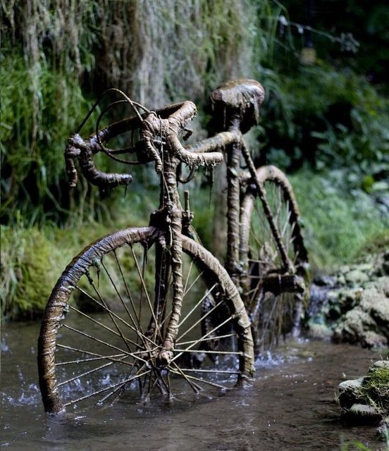  İngiltere Knaresborough yakınlarında bulunan ilginç bir nehir Nidd Nehri...