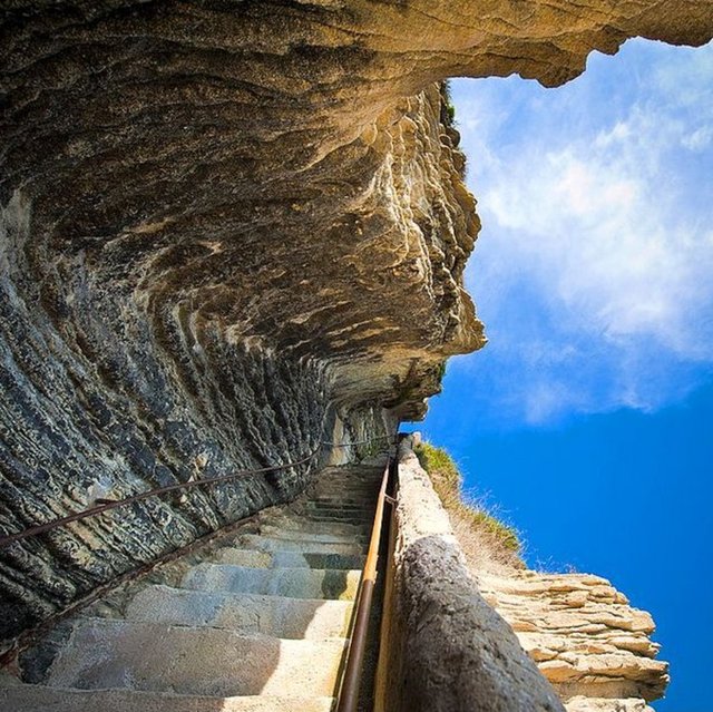 Fotoğrafı çeken  Allard Schager, bu fotoğrafı gördüğünde neresinin aşağı, neresinin yukarısı olduğunu defalarca bakmasına rağmen anlayamadığını dile getiriyor.