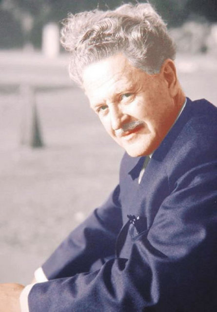 Nazım Hikmet >>