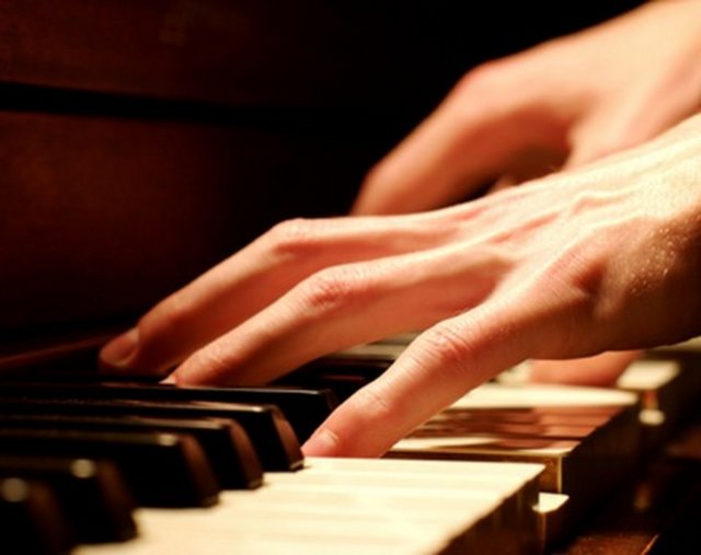 Saat 20.00'deyse Antalya Kültür Merkezi'nde Dünya Kadınlar Günü Konseri, klasik müzik seven kadınları bekliyor.