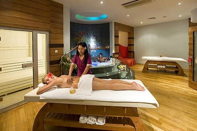 Antalya'da  8 Mart Dünya Kadınlar Günü'nde Concorde De Luxe Resort Otel'in Carpe Diem Spa merkezinden yararlanacaklara yüzde 20 indirim var.