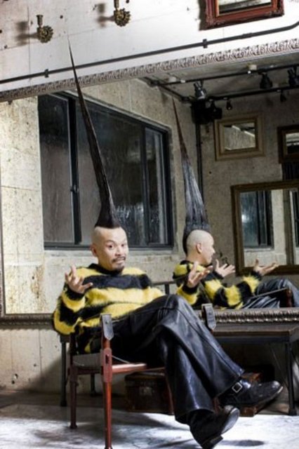 En uzun Mohikan tarzı saç - 113.5 cm