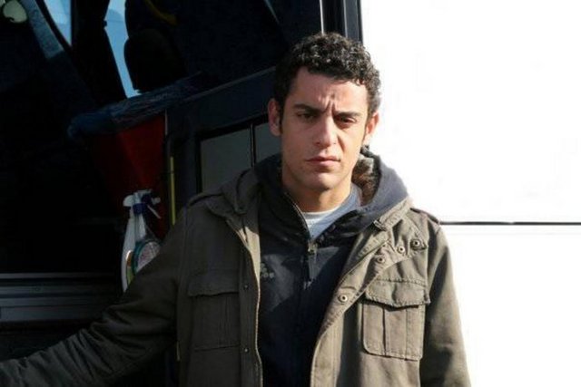 Kadroya dahil olan bir başka isim ise "Kavak Yelleri" dizisindeki Efe rolüyle ünlenen Dağhan Külegeç...