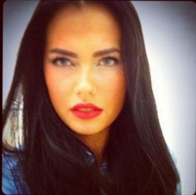 Fatma Gül Fakı ünlü futbolcu Tuncay Şanlı'nın eski sevgilisiydi...