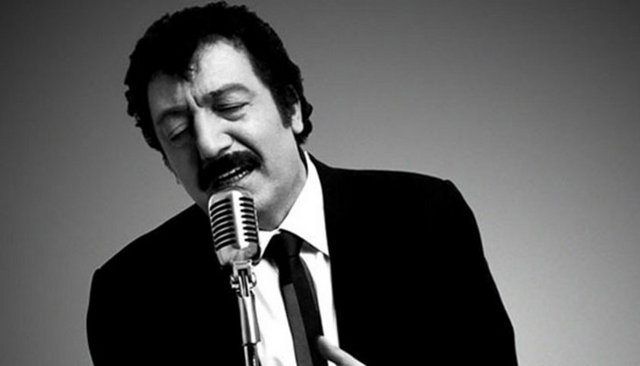 Müslüm Gürses: Arabesk müziğin babası olarak tanımlanan şarkıcı Müslüm Gürses geçirdiği by-pass ameliyatının ardından 4 ay boyunca Memorial Hastanesi'nde yoğun bakımda kaldı.3 Mart günü karaciğer ve böbrek yetmezliği nedeniyle 59 yaşında hayatını kaybetti.