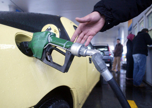 Türkiye'de akaryakıt satışlarının kontrol altına alınması ve vergi kaybının önlenmesine yönelik olarak oluşturulmuş bulunan ve akaryakıt pompasına bağlı bulunan ödeme kaydedici cihazların en önemli parçası olan yazar kasa ara birim ünitesinin devre dışı bırakması suretiyle haksız kazanç sağlaması