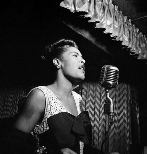 Billie Holiday - Lady In Satin (1958) -  - Bununla beraber Lady In Satin olmasaydı, gelecek yıllarda Nina Simone ya da Janis Joplin gibi bağırarak yürek döken divalar olmayacaktı.
