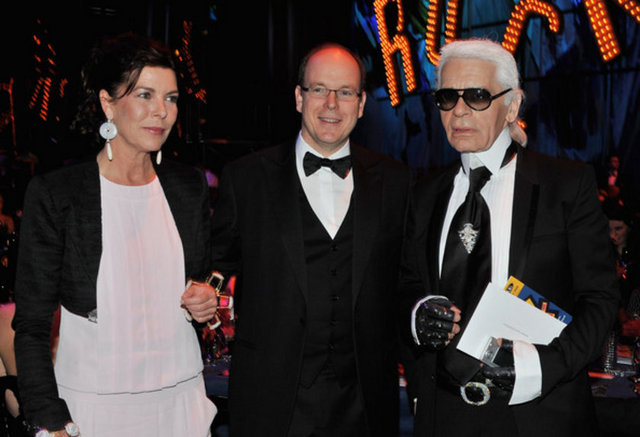 PRENSES CAROLINE, PRENS II. ALBERT, KARL LAGERFELD