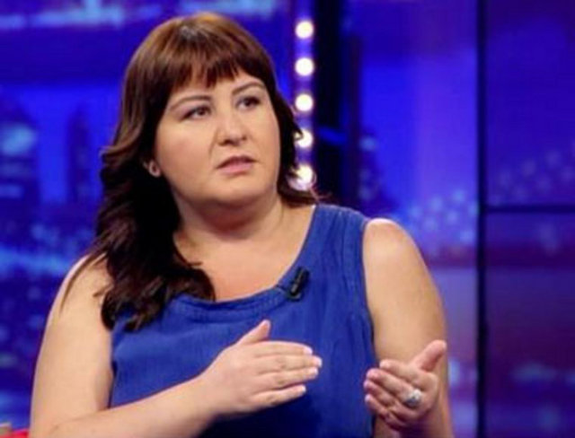 EN İYİ KADIN KOMEDİ OYUNCUSU – ÖZLEM TÜRKAD - SEKSENLER