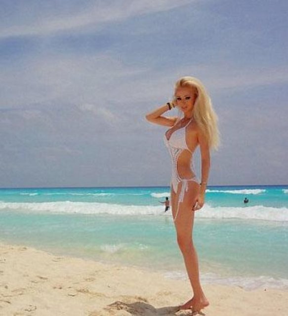 Etrafın karanlık olduğunu böyleyen Lukyanova "Hiçbir şey söylemediler. Sadece saldırdılar" diye konuştu.