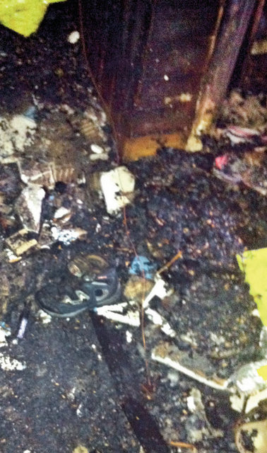 Yanan evin içinde - çocuklardan birinin - kavrulan ayakkabısı - yürekleri dağladı...