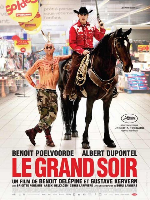 18-Zıt Kardeşler (Le Grand Soir) (2012):   Gerçeküstücü öğeler barındıran, minimalist ve absürt komedi anlayışlarıyla dikkat çeken Gustave de Kervern-Benoît Delépine ikilisi yine formlarındalar! Çılgın ruhlarıyla bu kez 'iki kafadar komedisi' şablonunu 'kardeş ilişkisi' üzerinden canlandırıyorlar.