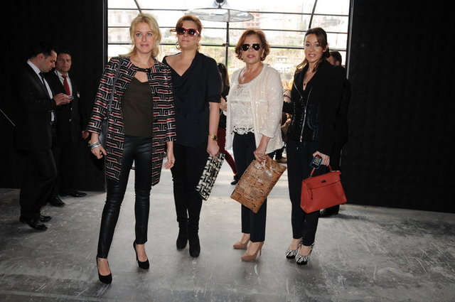 ESRA DİNÇKÖK ,ASLI ,SAMRA TÜMEN,ZEYNEP MUTLU