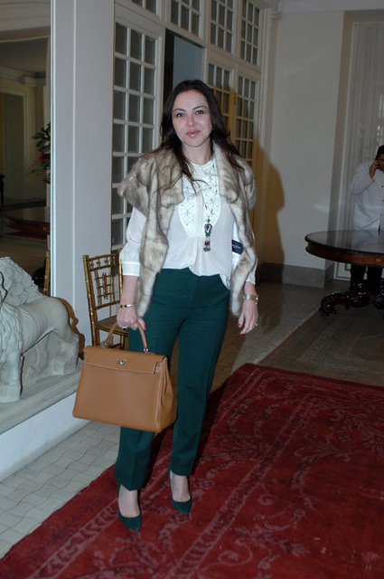OYA İDİL GENÇOĞLU 