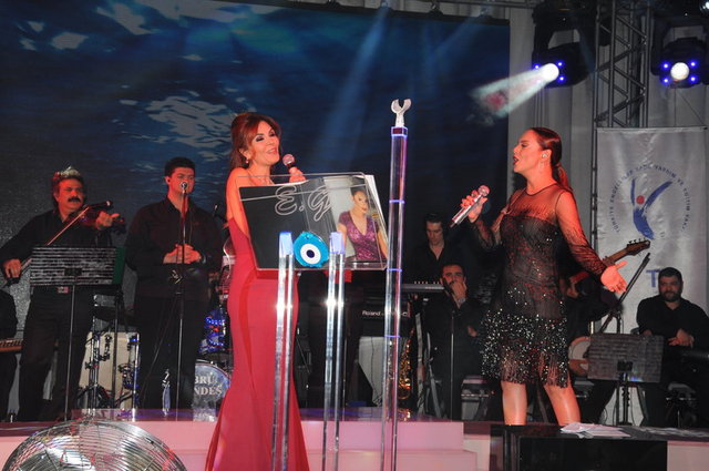 FERYAL GÜLMAN, EBRU GÜNDEŞ