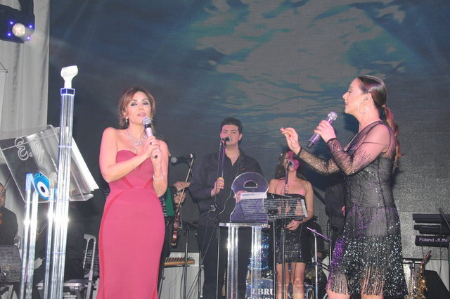 FERYAL GÜLMAN, EBRU GÜNDEŞ