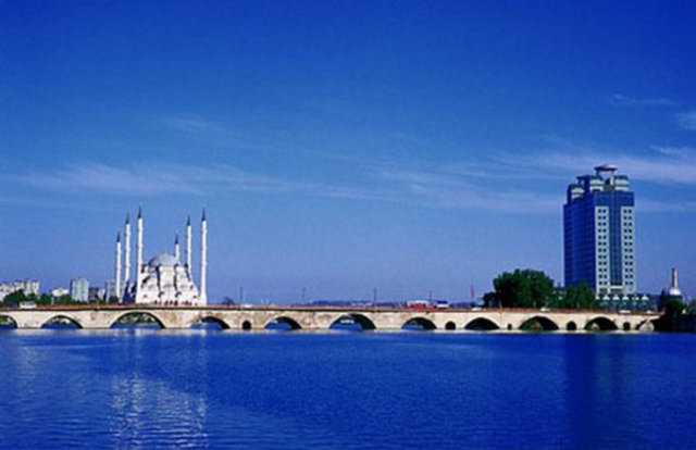 Adana: 24 Mart Pazar 7/20˚C parçalı bulutlu, 25 Mart Pazartesi 10/22 ˚C parçalı bulutlu, 26 Mart Salı 9/24 ˚C parçalı bulutlu, 27 Mart Çarşamba 11/18 ˚C sağanak yağışlı, 28 Mart Perşembe 11/20 ˚C sağanak yağışlı