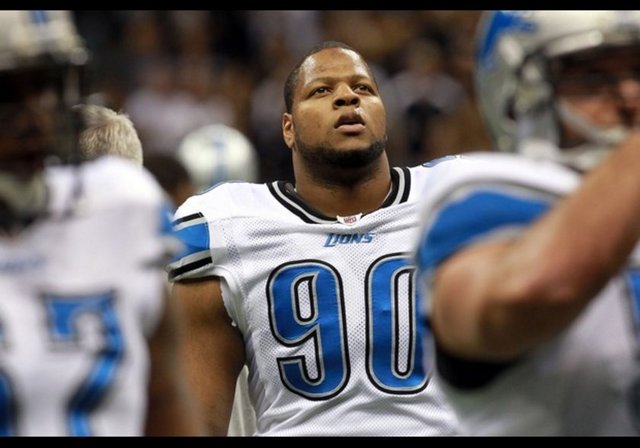 14 Ndamukong Suh (Amerikan Futbolu) Toplam Kazanç: 36 milyon dolar