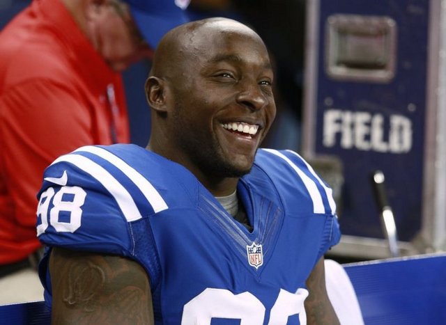 77 Robert Mathis (Amerikan Futbolu) Toplam Kazanç: 18.7 milyon dolar