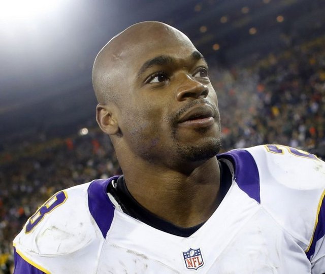 55 Adrian Peterson (Amerikan Futbolu) Toplam Kazanç: 21.5 milyon dolar -