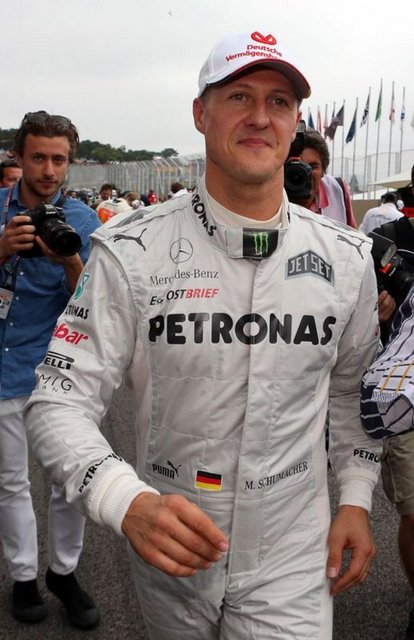 21 Michael Schumacher (Formula)Toplam Kazanç: 30 milyon dolar