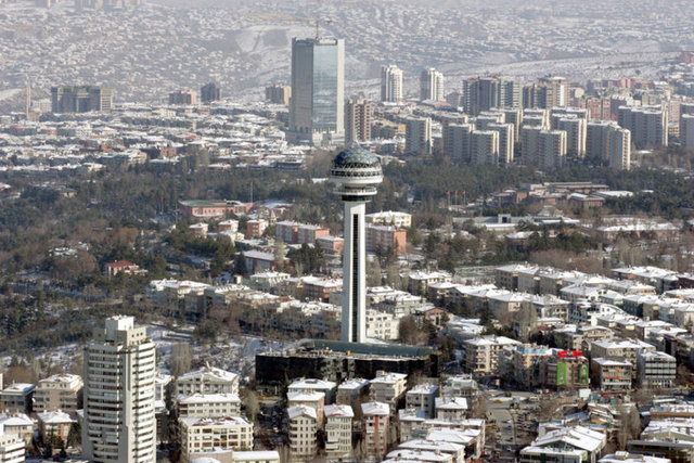 Ankara - 24 Mart'ta Ankara Çankaya'da 08.00-12.00 saatleri arasında İleri Mahallesi Berdan Sokak, 13.00-16.30 saatleri arasında İleri Mahallesi Tuzcular Sokak, 9.00-12.00 saatleri arasında Eskişehir Yolu Otokoç'a enerji verilemeyecek. - Ankara Yenimahalle'de 09.00-14.00 saatleri arasında tesis çalışması nedeniyle Hurdacılar Sitesi'nin bazı bloklarında, 10.00-13.00 saatleri arasında bakım çalışması nedeniyle Susuz Köyü ve civarı, Uzay Alüminyum, Başkent Ağaç, Betonel Boya Fabrikası, Akkuş villaları, Ali Akman, Beş Kardeşler, Haskan Boya, Yenigün, BMC, Metay ve civarına, Mamak'ta 9.00-11.00 saatleri arasında bakım çalışması nedeniyle Tübitak SAGEM Lalahan tesislerine, Altındağ'da 9.00-11.00 saatleri arasında bakım çalışması nedeniyle Siteköy sanayi sitesine, Sincan'da saat 10.00-14.00 arasında Sincan Dökümcüler Sitesi 249 Cadde'deki bazı sokaklara elektrik sağlanamayacak. - Ankara Kazan'da 8.30-10.00 saatleri arasında 3. şahıs çalışması nedeniyle Fresenius, Limak ve civarına, 11.00-16.00 saatleri arasında 3. şahıs çalışması nedeniyle Kazan Hazır Beton, Biryapı, Ateş A.Ş, Taşkın PVC, Oasis Medikal, MGM İnşaat, Akın1, Birikim Müh., NetSan, Yalçın Akbulut'a, saat 10.00-15.00 arasında bakım çalışması nedeniyle Saray Mahallesi Köy Yerleşkesi, Keresteciler, Gimat, Saraykent siteleri, Doğanlar Çelik Dövme, Yurt İnşaat, Timtes İnş, Nature Plastik (Tadaban), Süleyman Hın, Aydoğanlar Boya, Yüksel İş Asansör, Coşkunay A.Ş, Çepaş, Modema, Yön Dayanıklı Tüketim Malları, Rampa Gıda, Ceyhan Otomotiv, Dempa, Enver Nakliyat, Özden Kimya(Smart Boya), Sefa Kimya, Orpaş, Isımek, Çuhadar Treyler, Astek, Anka Cam, Dörtdivan Çerçeve, Ankara Alüminyum, Besmak, NT Grup Transmikser, Yayla Bakliyat, Hidrosan, Serkan Petrol, Petrol Ofisi, Seda İnş, Beş-Sal, Yurtiçi Kargo, Ada İnş, Köşk Yemek, Habaş, Abak, Gametsan, Total Benzinlik, Selçuk İnş, Azogalvaniz, Mikron Makina, İrfan Yücel, Nurdaoğan Aydın, Demirhanlar Çelik, Limak Batı Çimento, Dağyaka Mahallesi, Halit Kara, Alaettin Yılmaz, Pelka A.Ş, Saray Kimya, Bersan'a elektrik kesintisi uygulanacak. - Ankara Şereflikoçhisar'da 9.00-14.00 saatleri arasında tesis çalışması nedeniyle Mustafacık Mahallesi E-90 Karayolu Caddesine, Çubuk'ta 9.00-14.00 saatleri arasında 3. şahıs çalışması nedeniyle Yazır Su Arıtma Tesisleri, Sima, Duraoğulları ve Yazır Su Deposu'na enerji verilemeyecek.