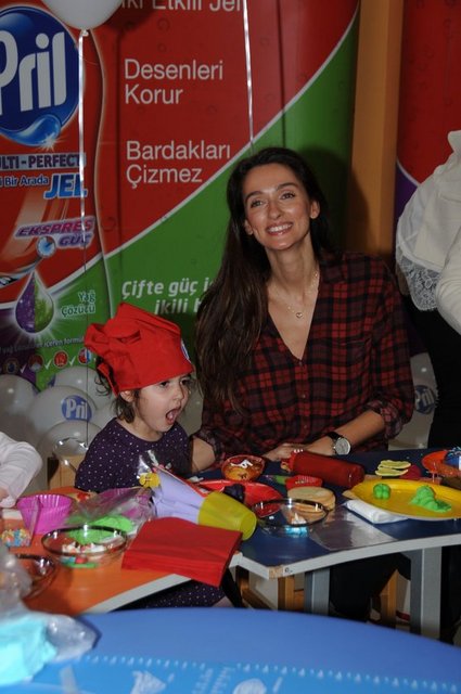 PINAR ÖZÇAPKIN 