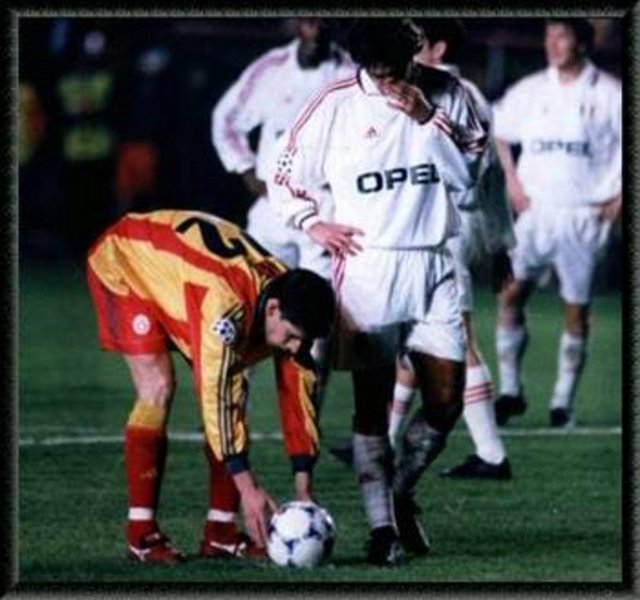 Galatasaray-Milan: 3-2   3 Kasım 1999'da oynan ve Galatasaray'ın UEFA Kupası'na katılıp, kazanmasına yol açan tarihi maçtır. Son 5 dakikaya 2-1 mağlup giren sarı-kırmızılılar, Hakan Şükür ve Ümit Davala'nın penaltı golüyle 3-2 galip geldi ve UEFA'ya katılma hakkını kazandı. -