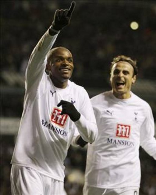 Tottenham-Aalborg: 3-2   2007-2008 sezonunda UEFA Kupası (G) Grubu'nda yer alan İngiliz ekibi Tottenham, 2-0 yenik duruma düştüğü maçta Danimarka temsilcisi Aalborg'u 3-2 mağlup etti.