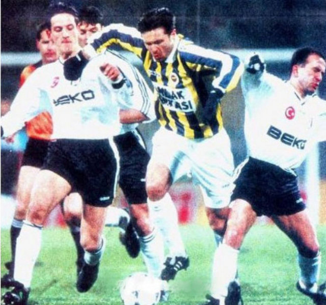 "Derbi tarihinin en erken golü Boliç'ten"    BJK 1-2 FB (10 Mart 1996) İnönü stadında buz gibi bir hava. Daha dakika dolmadan 15.saniyede Fenerbahçe Boliç'le öne geçiyor. Maçı da 2-1 kazanan Sarı-Kanaryalar şampiyon bitirdikleri sezonda en önemli 3 puanlardan birini İnönü'den çıkartıyor.