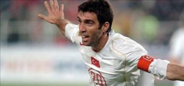 Finlandiya-Türkiye: 2-4   A Milli Futbol Takımımız, Finlandiya deplasmanında Tihinen ve Paatelainen'in gollerine engel olamayınca bir anda 2-0 geriye düştü. Çabuk toparlanan milliler, Tayfur Havutçu ve Hakan Şükür'ün 2'şer golüyle maçı lehine çevirdi. 5 Haziran 1999'da oynanan bu maç Milli Takım tarihine geçti. -