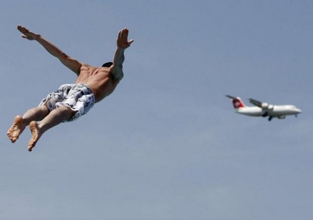 UÇMAK: Kişinin uçtuğunu görmesi, uzun zamandır süren sıkıntılarından kurtulduğu ve özgürleştiği anlamına gelir!
