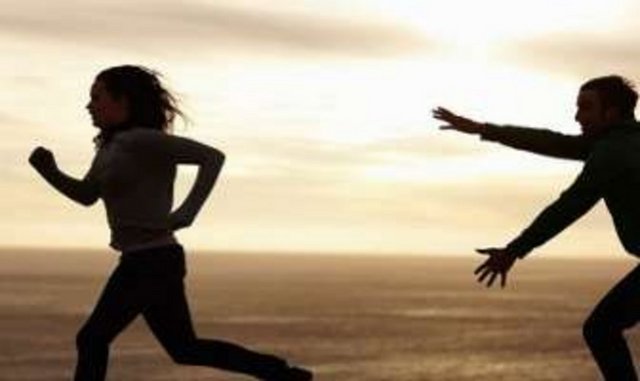 KOVALANMAK: Bir şeyden kaçmak ve kurtulmak isteğini ifade eder!