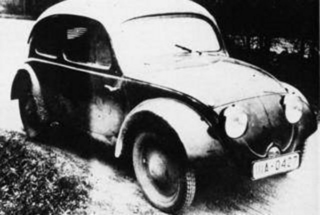 1930'larda Nazi ticaret birliği tarafından geliştirilen Beetle (ya da bizim Türkiye'de yaygın kullanılan ismiyle Kaplumbağa) modeli 2003 yılına kadar değişim geçirerek üretildi