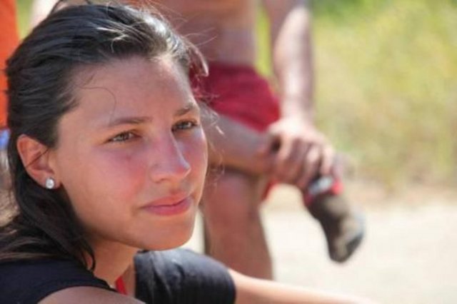 Adaya veda eden ilk isim Emel oldu.