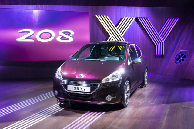 Peugeot Finans'tan "0" faizli finansman seçenekleri var.  Peugeot 208, sahip olduğu donanımlar ile dikkat çeken 508 ve 3008 fiyatlarıyla da dikkat çekiyor. Peugeot 208'de kampanya kapsamında, 2012 Model 208 Active 1.4 HDi ve 208 Active 1.4 HDi Auto5R modellerde 18 bin TL için 18 ay "0" faiz imkanı sunuluyor. Kredi kullanmadan peşin alım yapmak isteyenler ise, Peugeot 208'e, 1.500 TL'ye varan indirimler ile sahip olabiliyor.