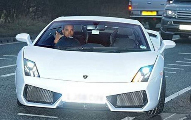Robinho ( Lamborghini Gallardo - 250 bin Euro)