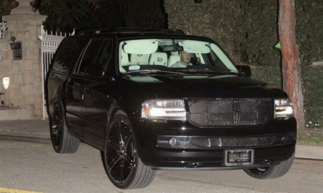 BECKHAM - MAMMOTH SUV